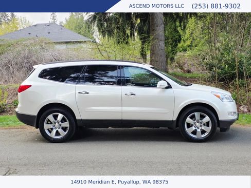 Used 2012 Chevrolet Traverse LT w/ All-Star Edition image 6