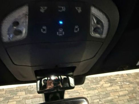 Used 2018 Chrysler Pacifica Touring Plus w/ S Appearance Package FWD image 25