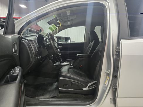 Used 2015 GMC Canyon SLE w/ All-Terrain Package AWD/4WD image 13
