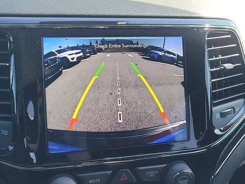 Used 2020 Jeep Grand Cherokee Limited X image 25