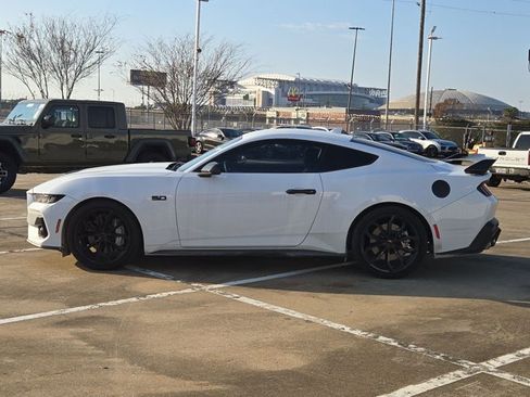 Used 2024 Ford Mustang GT Premium image 9