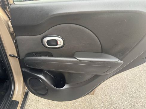 Used 2014 Kia Soul FWD image 22