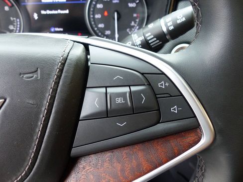 Used 2025 Cadillac XT5 Premium Luxury w/ Technology Package AWD/4WD image 30