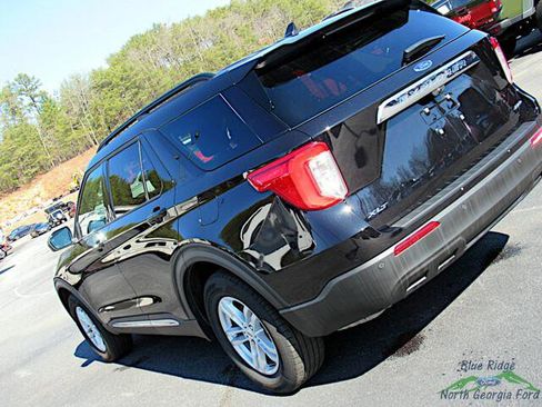 Used 2023 Ford Explorer XLT image 28