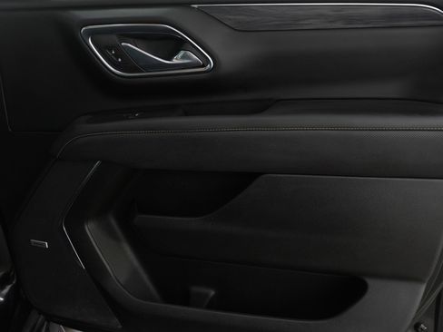 Used 2023 GMC Yukon SLT image 9