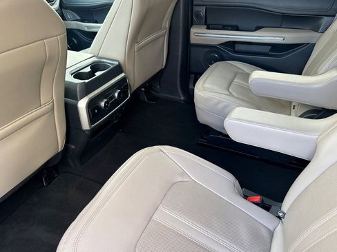 Used 2024 Ford Expedition Limited image 14