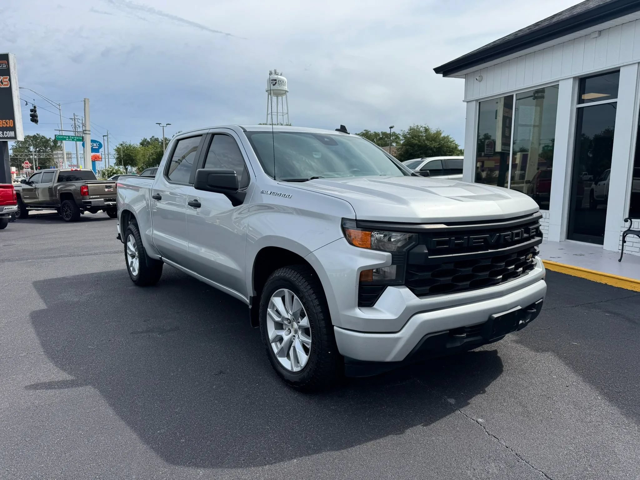 Used 2022 Chevrolet Silverado 1500 Custom AWD/4WD image 2