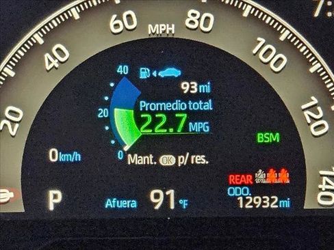 Used 2025 Toyota RAV4 XLE Premium FWD image 10