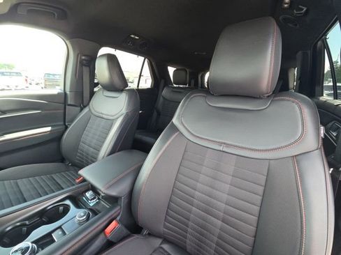 Used 2025 Ford Explorer ST-Line w/ Premium Package RWD image 26