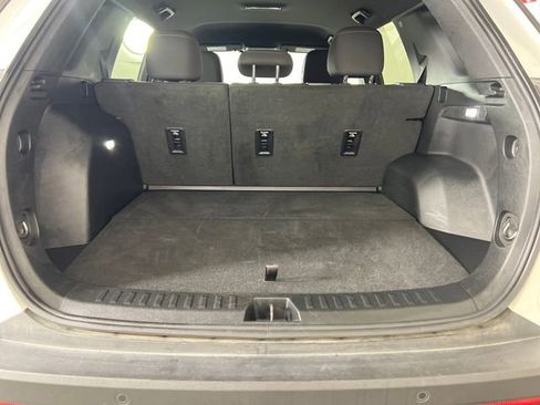 Used 2025 Chevrolet Equinox LT AWD/4WD image 21