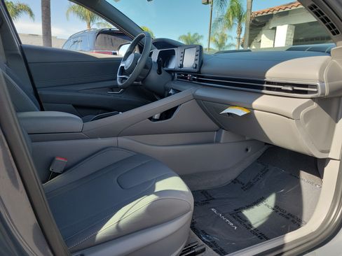 Certified 2025 Hyundai Elantra Sport FWD image 22
