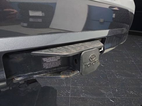 Used 2023 Toyota Highlander L image 43