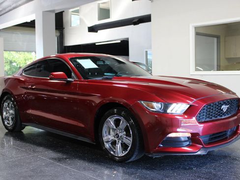 Used 2016 Ford Mustang Coupe RWD image 1