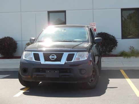 Used 2013 Nissan Frontier S RWD image 4