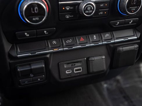 Used 2019 Chevrolet Silverado 1500 LT w/ All-Star Edition AWD/4WD image 33