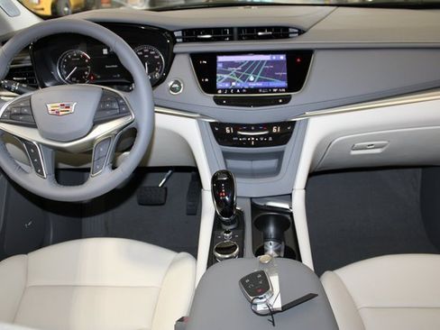 New 2025 Cadillac XT5 Premium Luxury image 13