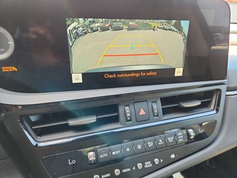 Used 2024 Lexus ES 350 w/ Premium Package FWD image 27