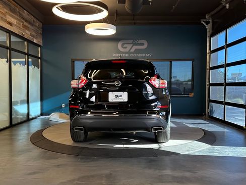 Used 2018 Nissan Murano SV w/ Premium Package AWD/4WD image 4