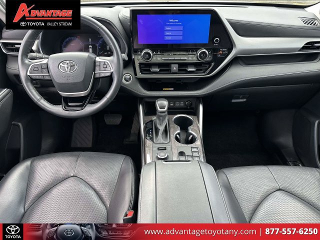 Used 2024 Toyota Highlander Platinum AWD/4WD image 18