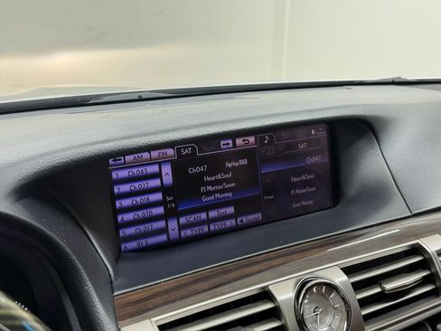 Used 2013 Lexus LS 460 w/ Comfort Pkg RWD image 25