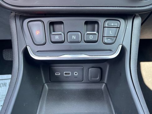 Used 2021 GMC Terrain SLE w/ Driver Convenience Package AWD/4WD image 16