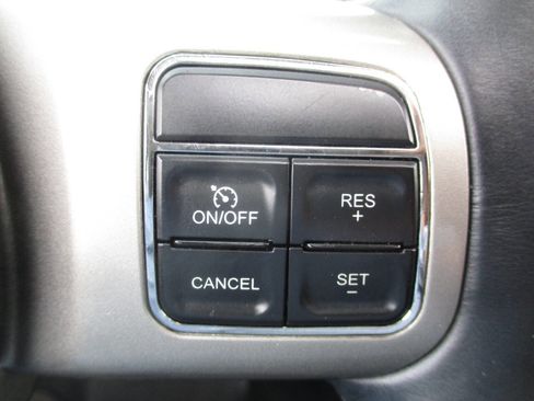 Used 2013 Jeep Grand Cherokee Laredo image 23