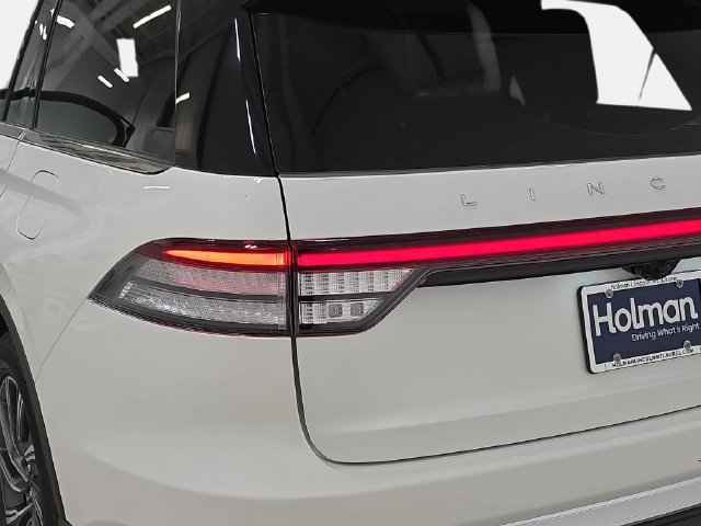 New 2027 Lincoln Aviator AWD image 30