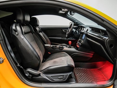 Used 2019 Ford Mustang Shelby GT350 w/ Technology Package image 46