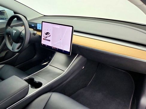Used 2020 Tesla Model 3 Long Range image 30