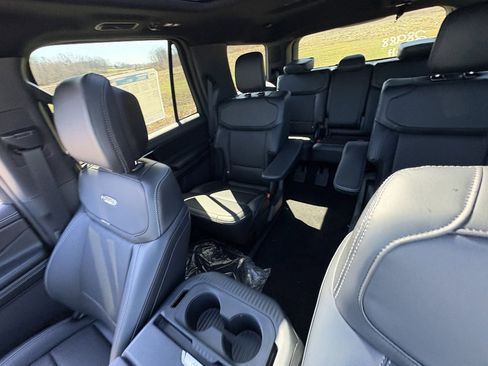 New 2026 Ford Expedition Platinum image 35