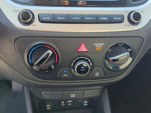 Used 2019 Hyundai Accent SE FWD image 19