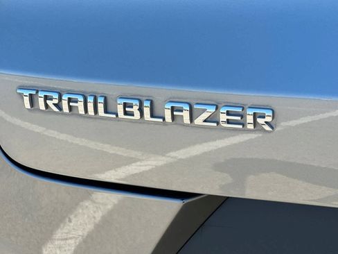 Used 2023 Chevrolet TrailBlazer LS FWD image 27