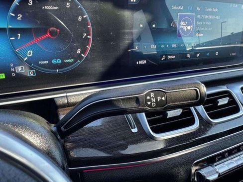 Used 2020 Mercedes-Benz GLE 450 4MATIC w/ Premium Package image 26