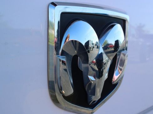 Used 2021 RAM 1500 Classic SLT RWD image 9
