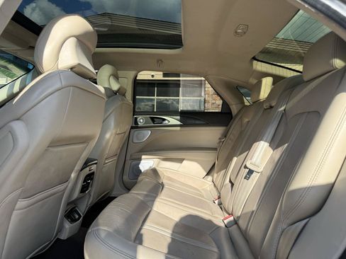 Used 2019 Lincoln MKZ Reserve w/ Luxury Package FWD image 16
