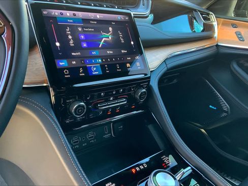 New 2023 Jeep Grand Cherokee Summit AWD/4WD image 20