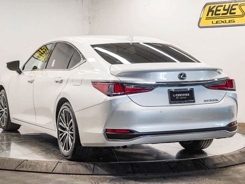 Used 2025 Lexus ES 300h w/ Premium Package FWD image 6