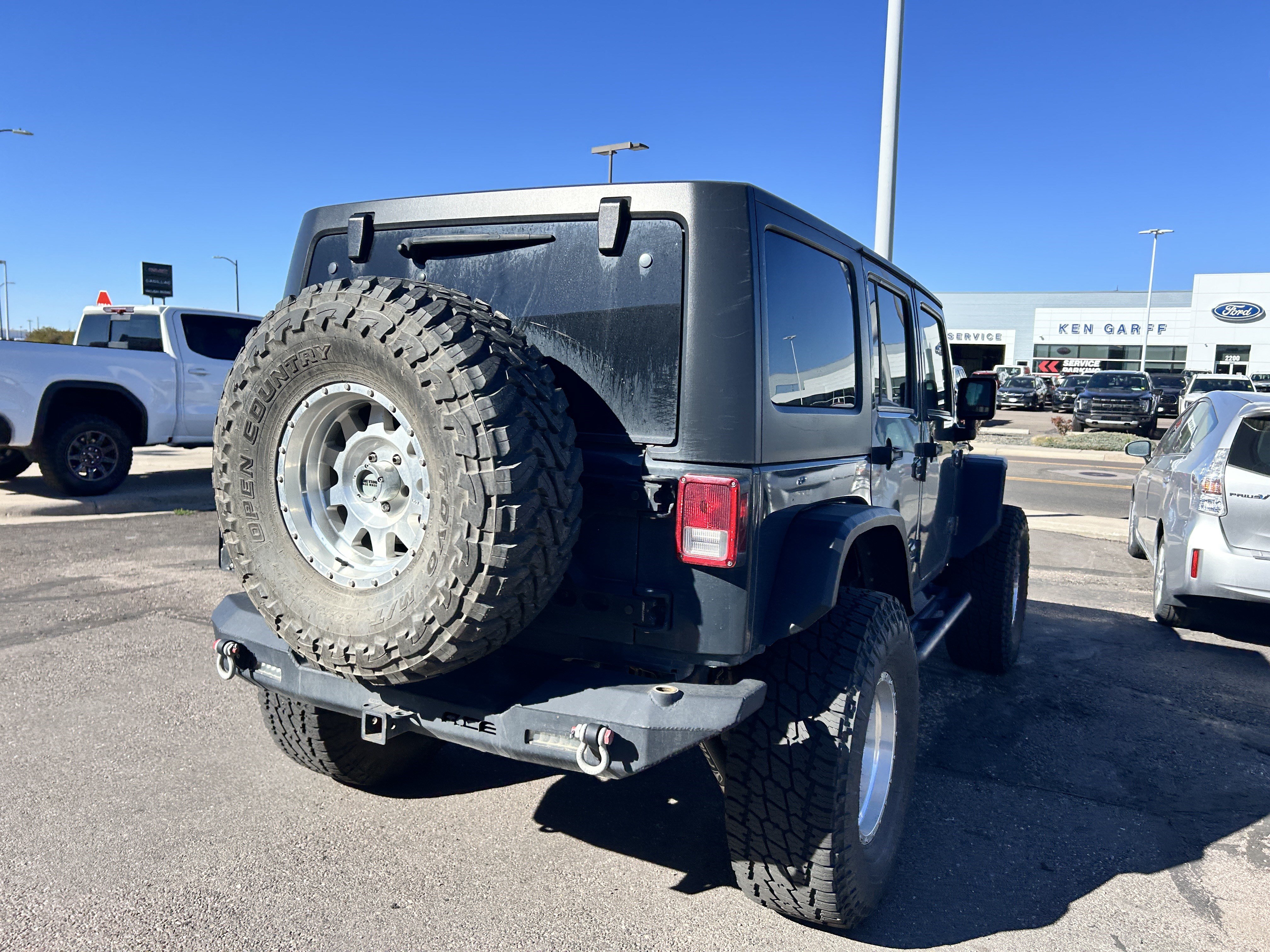 Used 2017 Jeep Wrangler Unlimited Rubicon AWD/4WD image 5
