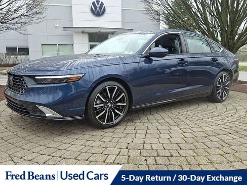 Used 2024 Honda Accord Touring image 3