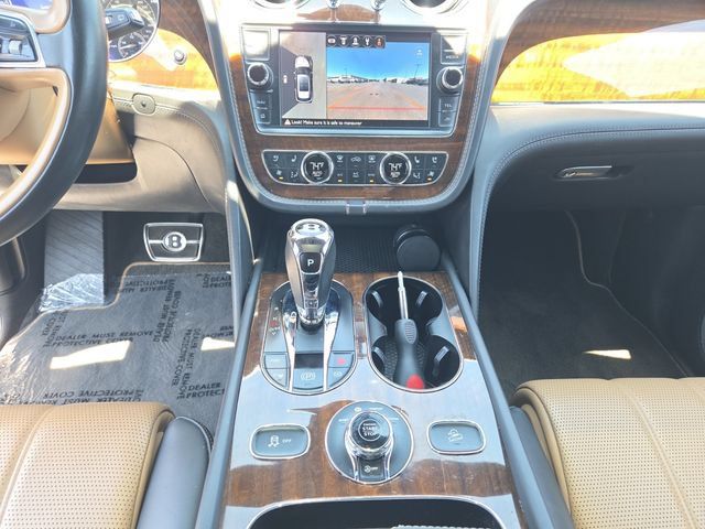 Used 2018 Bentley Bentayga Activity AWD/4WD image 11