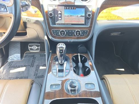 Used 2018 Bentley Bentayga Activity AWD/4WD image 11