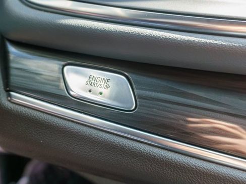 Used 2023 Buick Enclave Essence image 29