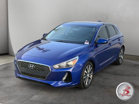 Used 2019 Hyundai Elantra GT FWD image 3