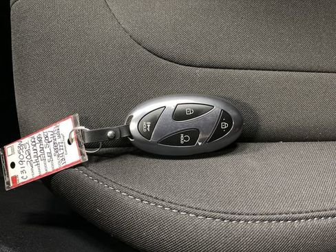 New 2025 Hyundai Elantra SEL image 26