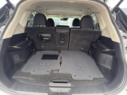 Used 2019 Nissan Rogue SV w/ Premium Package FWD image 35