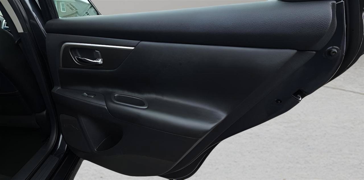 Used 2014 Nissan Altima 2.5 SL w/ Moonroof Package FWD image 25