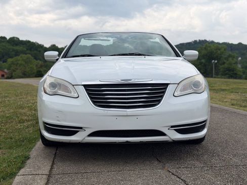 Used 2012 Chrysler 200 Touring FWD image 8
