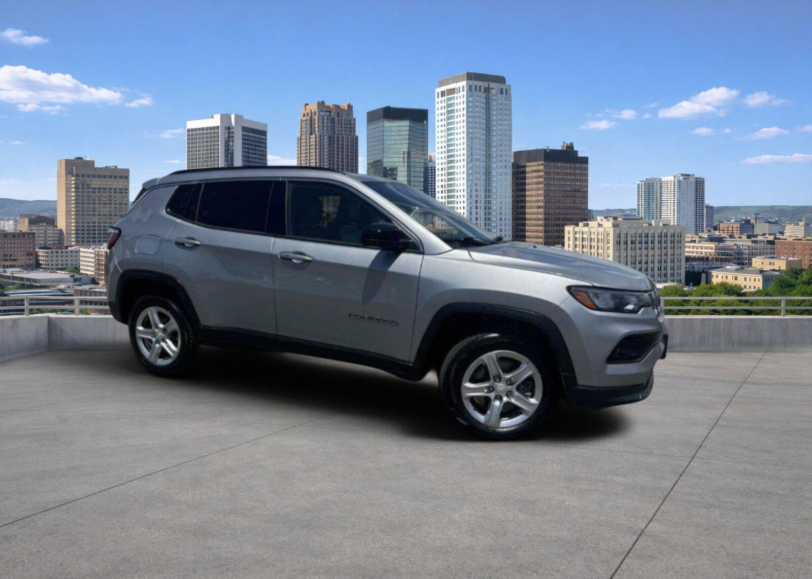 Used 2024 Jeep Compass Latitude AWD/4WD image 1