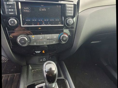 Used 2021 Nissan Rogue Sport S FWD image 15