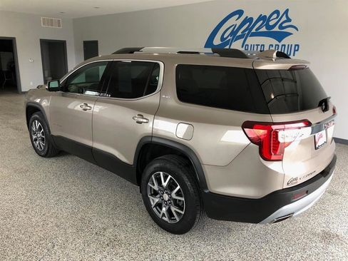 Used 2023 GMC Acadia SLT w/ Preferred Package AWD/4WD image 2